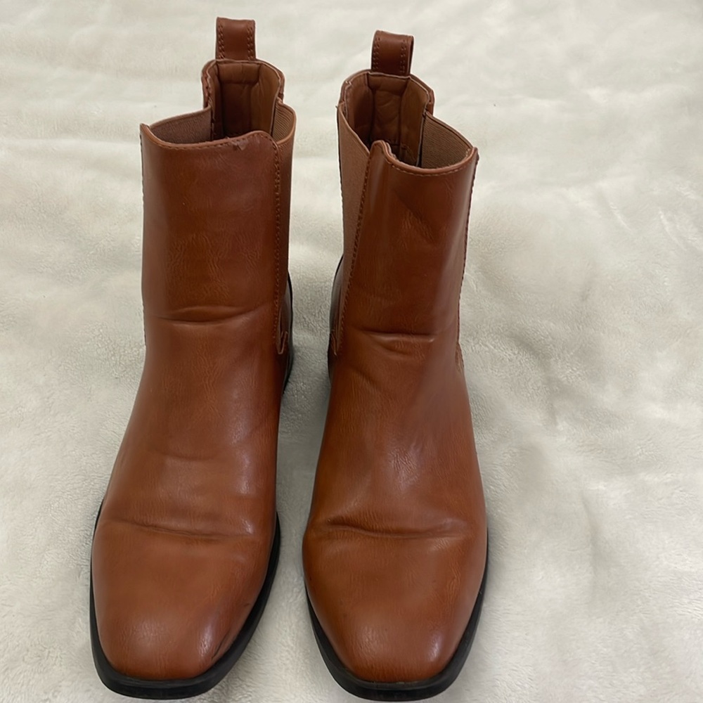 Cute cognac flat boots